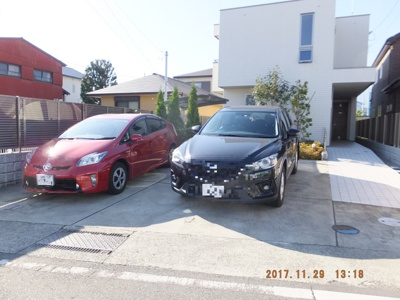 敷地内駐車場　別途契約(空き要確認)