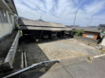 【駐車場】 | 中古戸建　岩国市由宇町南３丁目 | 車をお持ちの方に嬉しい駐車場付きの物件です。