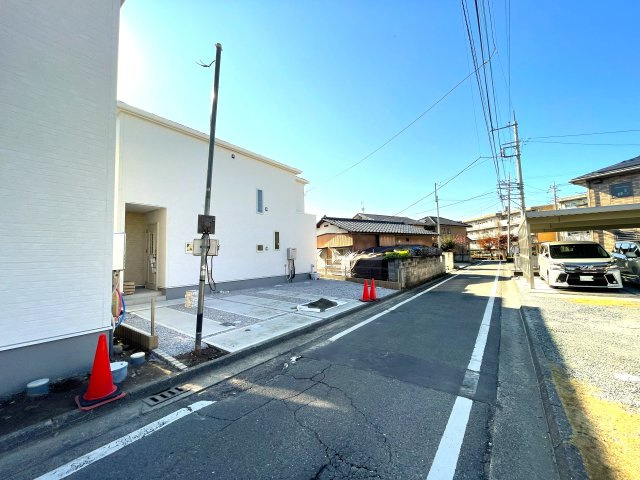 新築　前橋市青柳町　GRAFARE　1号棟の前面道路含む現地写真|北側接道幅員約4ｍ