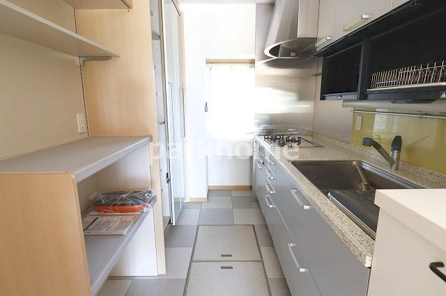 アストーレ青柳のキッチン