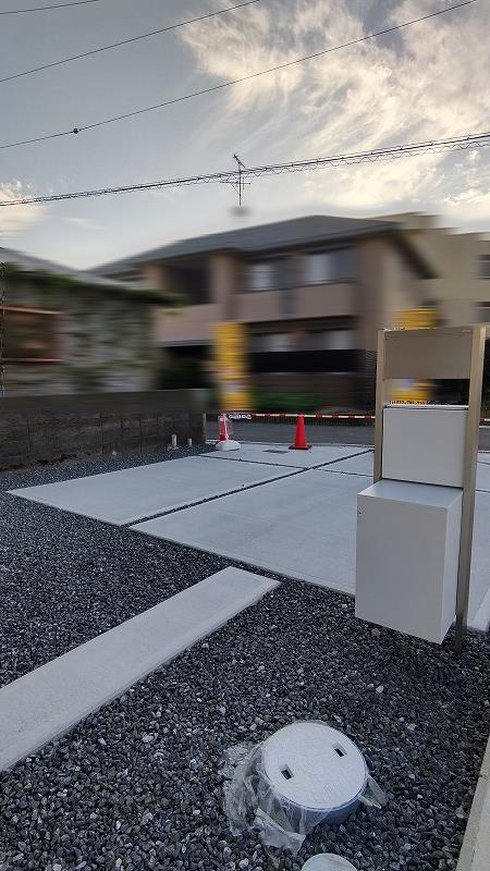 池田市神田２丁目の新築一戸建の駐車場