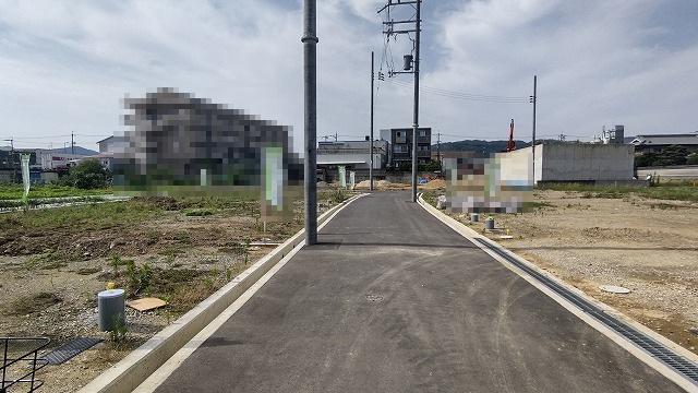 池田市神田２丁目の新築一戸建の前面道路含む現地写真