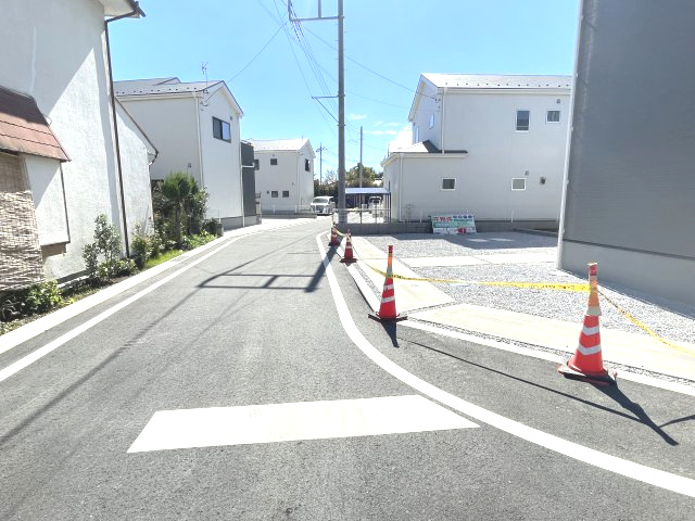 藤岡市藤岡第32（全1棟）1号棟の前面道路含む現地写真|前面道路含む現地写真です