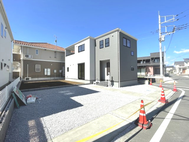 藤岡市藤岡第32（全1棟）1号棟の前面道路含む現地写真|前面道路含む現地写真です