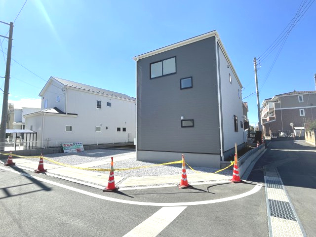 藤岡市藤岡第32（全1棟）1号棟の前面道路含む現地写真|前面道路含む現地写真です