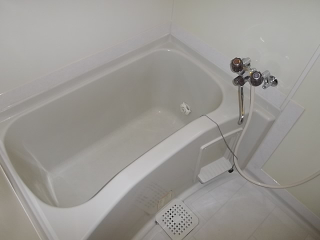プラーティット本中山の浴室