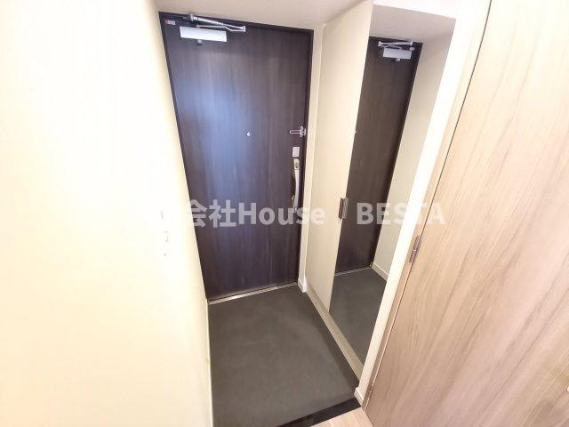 プレサンス　ハーバーランド　アンド・シーの玄関