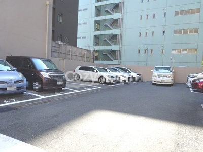 【駐車場】 | 進和江坂アーバンライフ | 駐車場です