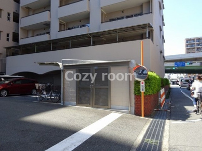 【その他共用部分】 | 進和江坂アーバンライフ | 敷地内ゴミ置き場です