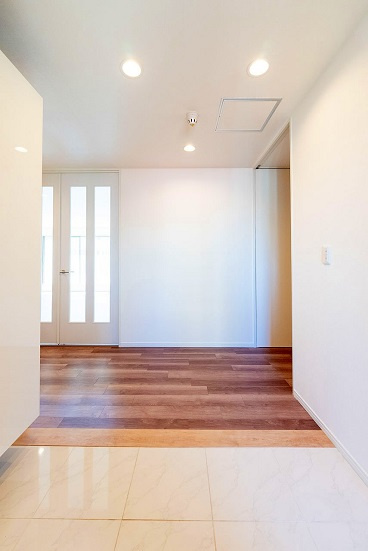 千代田区一番町の賃貸マンションの玄関|同反転タイプ類似参照
