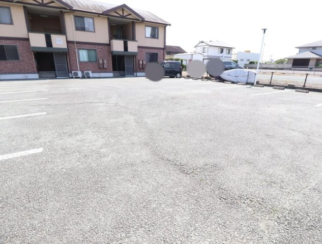 熊本市西区野中３丁目のアパートの駐車場