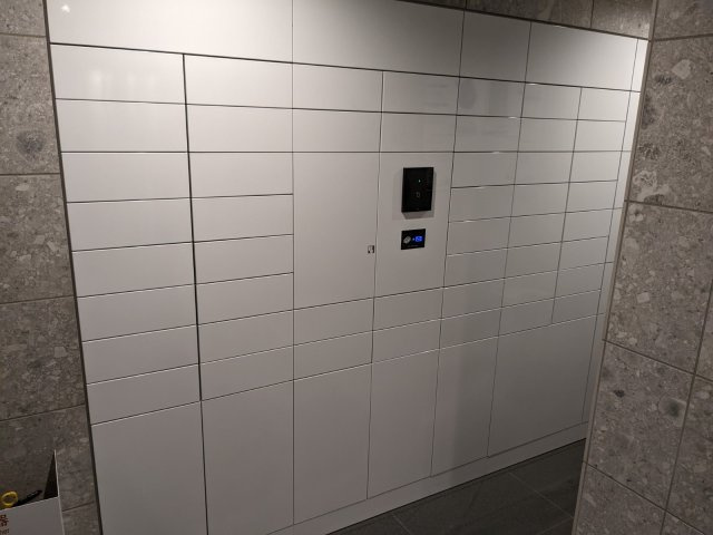 ディームス上野御徒町のロビー|宅配BOXです