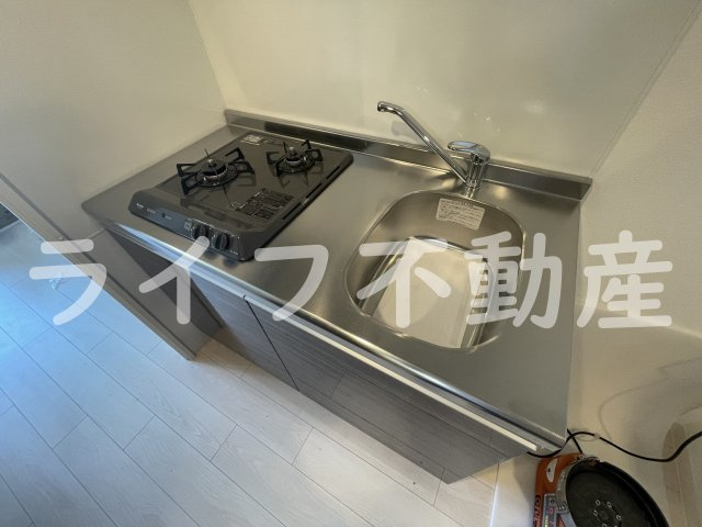 Luxe布施南Ⅱのキッチン|コンパクトなキッチンで掃除もラクラク