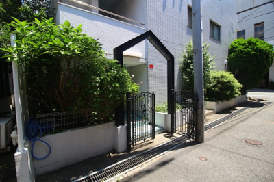 【エントランス】 | ライフガーデンサルビア