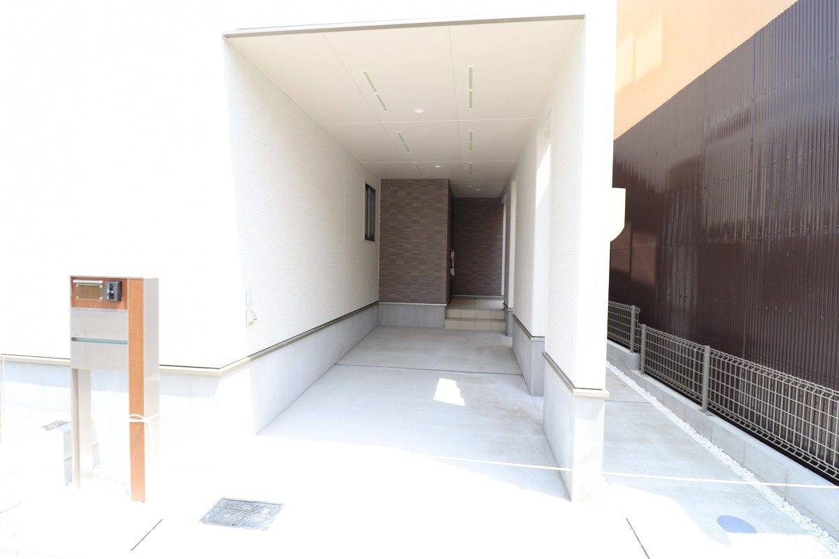 中川区柳堀町の駐車場|ビルトインガレージ