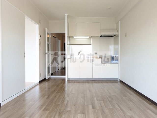 メゾン上市の居間・リビング|メゾン上市（JR柏原駅）