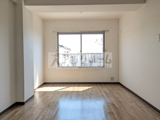 メゾン上市の居間・リビング|メゾン上市（JR柏原駅）