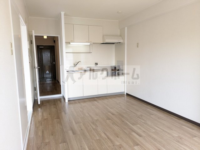 メゾン上市の居間・リビング|メゾン上市（JR柏原駅）