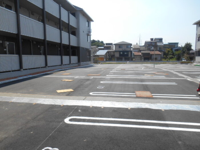 グランディール A棟の駐車場