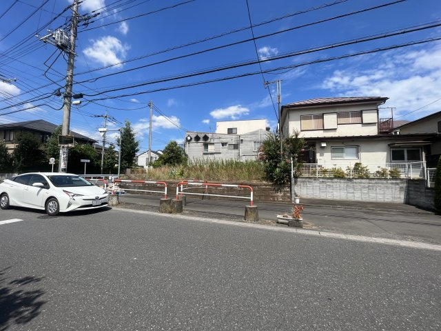 狭山市中央三丁目　建築条件なし売地　西武新宿線『狭山市駅』バス8分　の前面道路含む現地写真