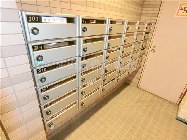 タートル仲六郷のエントランス