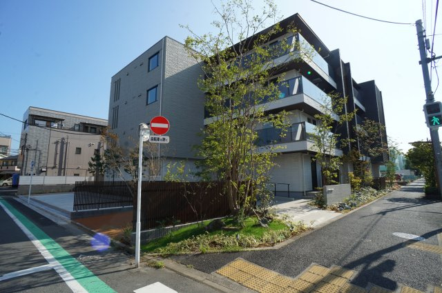 フェリシード　リリアの外観|重厚な印象のシャーメゾン♪