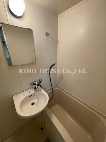 サンウイング南森町の浴室|コンパクトで使いやすいお風呂です