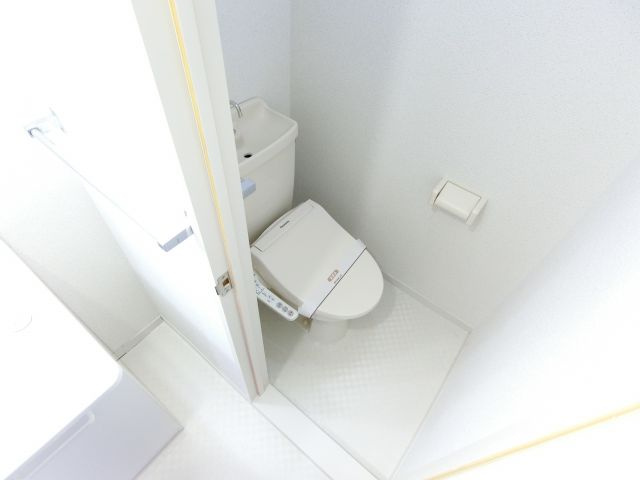 カサ・デ・ソルのトイレ|別部屋内装イメージ写真