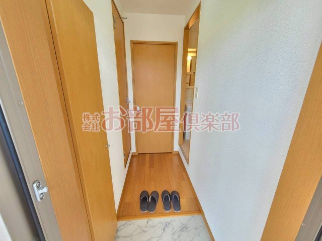 アムールLis Blanc（アムールリスブラン）の玄関|収納もある玄関です