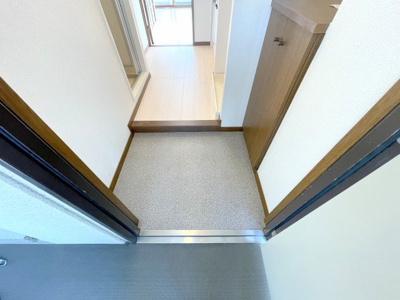 【玄関】 | センターフィールドⅢ