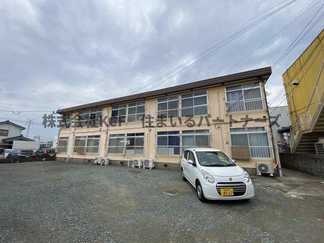 くらもりアパートの駐車場|駐車場があるので、車を買う予定の方も安心です