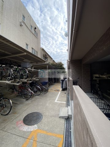 エミネンス滝野川の駐車場