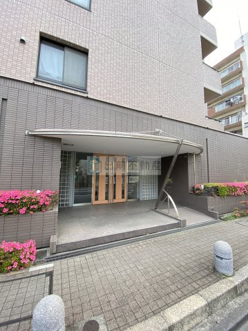 エミネンス滝野川のエントランス