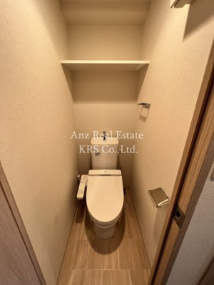 【トイレ】 | ファステート大阪ドームシティ | 上部には収納棚付きの便利なトイレ！