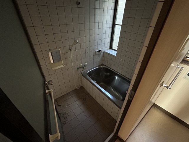 和歌山市関戸4丁目・中古戸建・113970の浴室