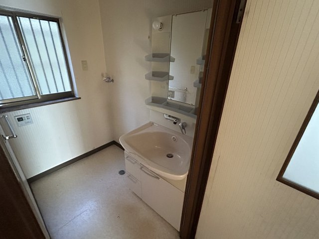 和歌山市関戸4丁目・中古戸建・113970の洗面所