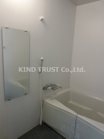 近江レジデンス4号館の浴室