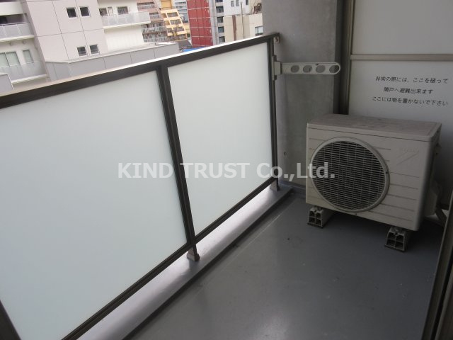 近江レジデンス4号館のバルコニー