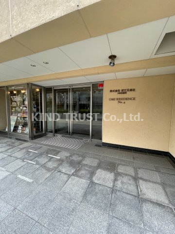 近江レジデンス4号館のエントランス