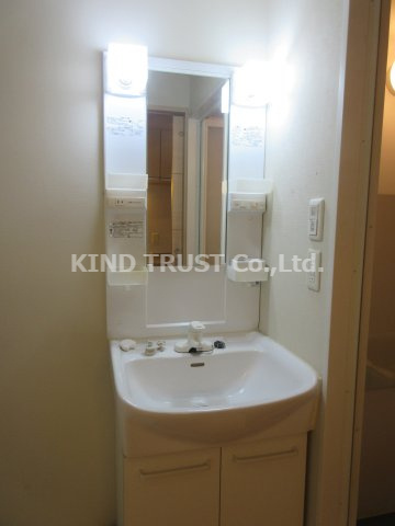 近江レジデンス4号館の洗面所