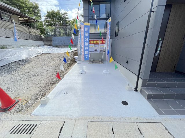 紅葉ヶ丘西３丁目戸建の駐車場