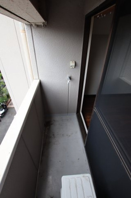 【設備】 | RIZEONE富田林レジデンスⅡ | 室外洗濯機置場