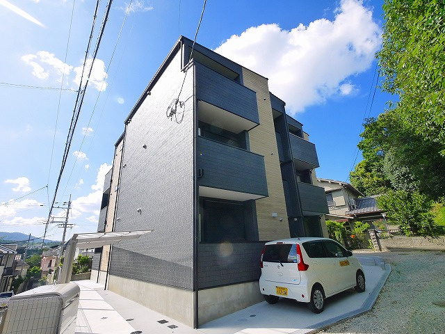 ALEGRIA富雄の外観|きれいな外観です