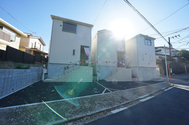 【保土ヶ谷区桜ヶ丘1丁目50-21全３棟新築戸建て2号棟】★仲介手数料無料★（桜台小学校・岩崎中学校）の外観|相鉄線「星川」駅まで徒歩約10分の便利な立地です
