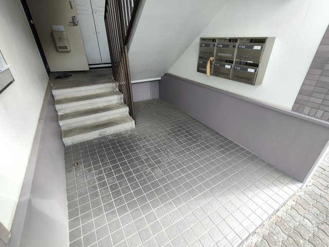 ヴィヴァレ東岩槻のロビー|建物の内部です