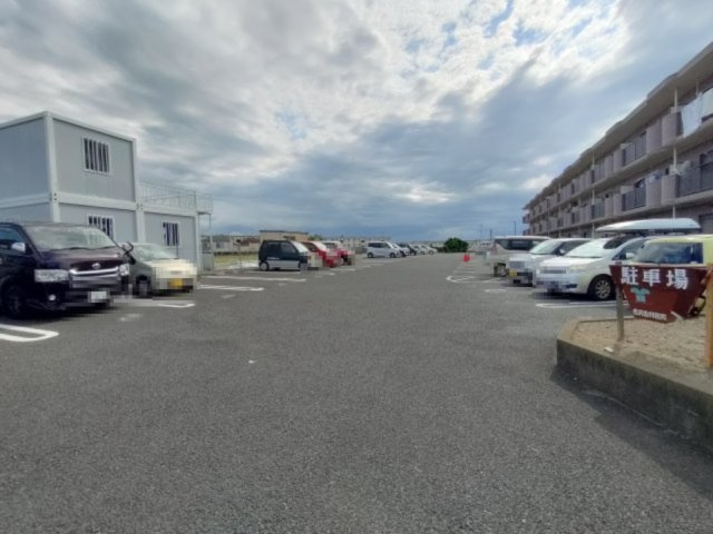 ヴィヴァレ東岩槻の駐車場|駐車場に車を止められます