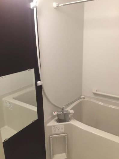 レオネクストフロレゾンＡの浴室