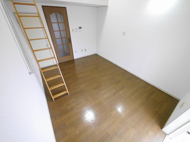 メゾン六番館の寝室