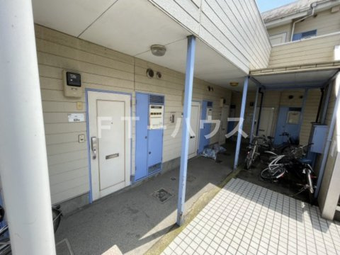 ベルピア京成大久保のエントランス