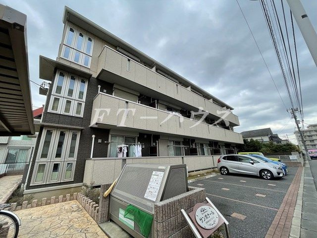 船橋市薬円台５丁目のアパートの外観